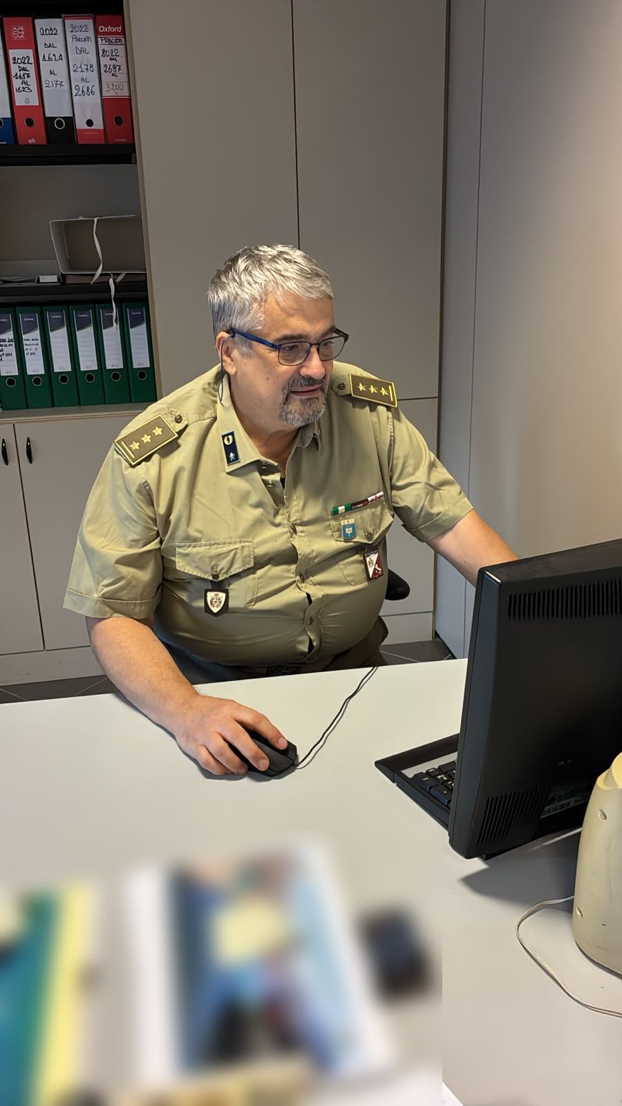 Al computer, durante il servizio